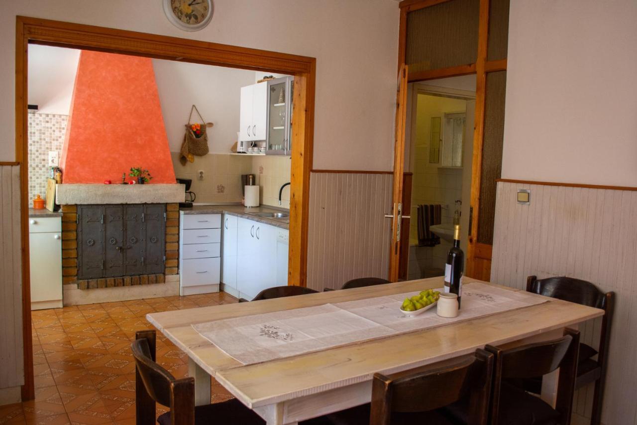הוילה Brnistrova Stone House Dioniz מראה חיצוני תמונה